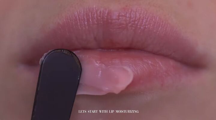 clean girl makeup tutorial, Moisturizing lips