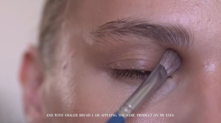 clean girl makeup tutorial, Contouring eyes
