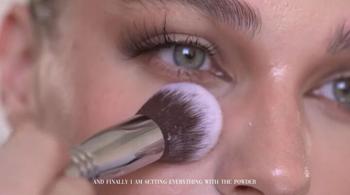 clean girl makeup tutorial, Setting face