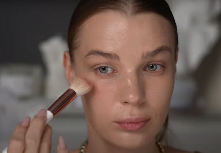 how to do makeup with freckles, Adding blush