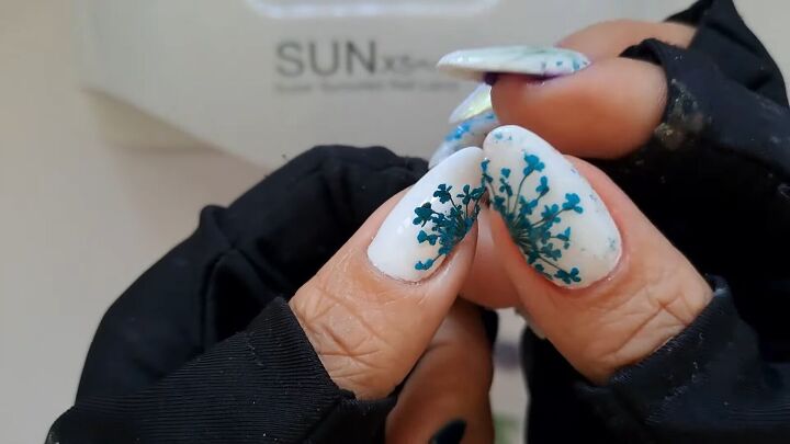 nail art with dried flowers, Adding dried flower to nail