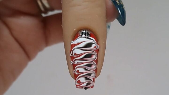 line art nails for christmas, Black white and red swirl nails