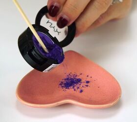 how to make your own color corrector, Extracting purple eyeshadow