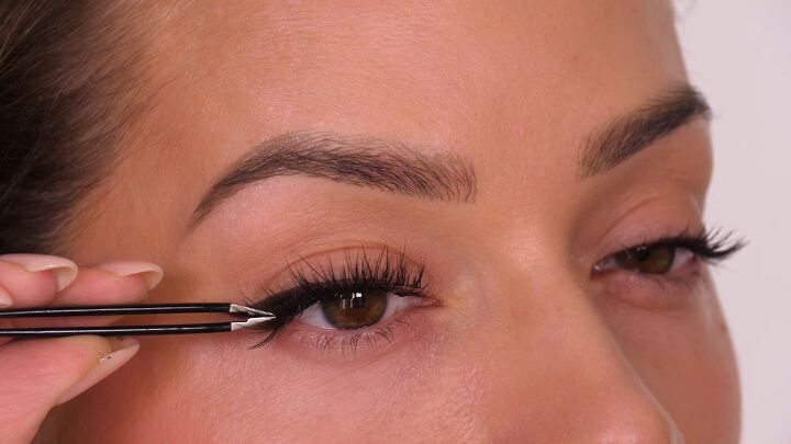Eyelash Hacks: Ultimate Beginners' Tutorial on Applying False Lashes ...
