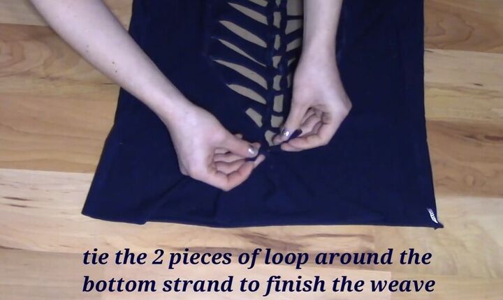 shirt weaving, Tying bottom