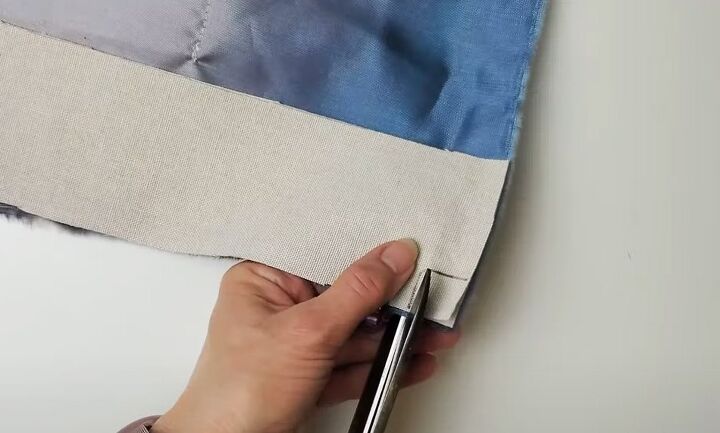 how to add a zipper to a bag, Cutting