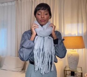 how to wear your scarf in the winter, Adjusting scarf