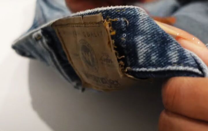 take in jeans at the waist, Removing label