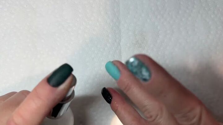 blue marble nails, Spraying nails