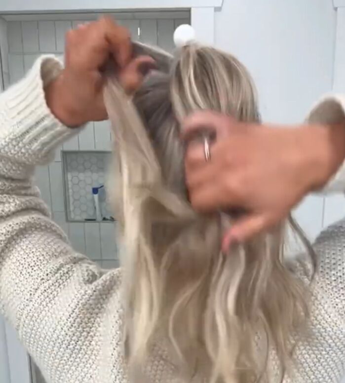 hair hack, Tying ponytail