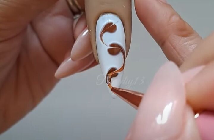 nail design hacks, Swirling dots