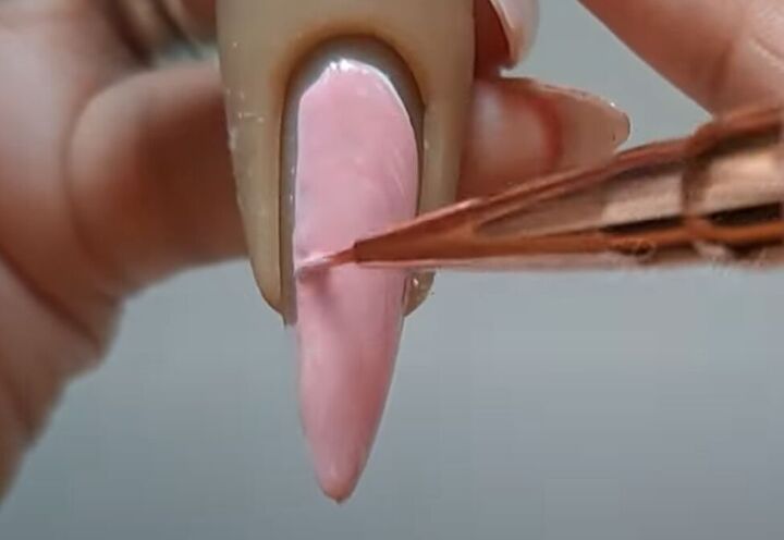 nail design hacks, Swirling nail polish