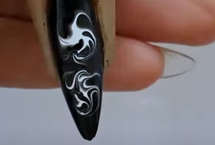 nail design hacks, Swirling polish
