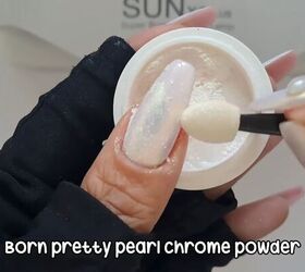 pearl chrome nails hailey bieber, Applying dip powder