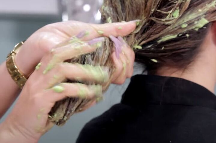 diy avocado hair mask, Applying mask to hair