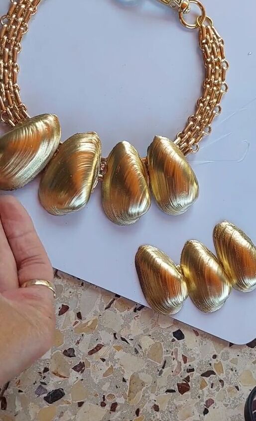 diy necklace using the beach for coastal grandma glam, Attaching shells to chain necklace