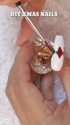 red white and green nails, Adding half diamonds
