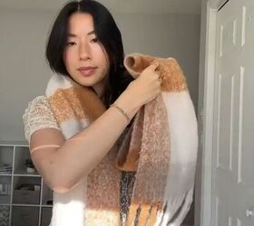 style your scarf into a big bow, Tying scarf