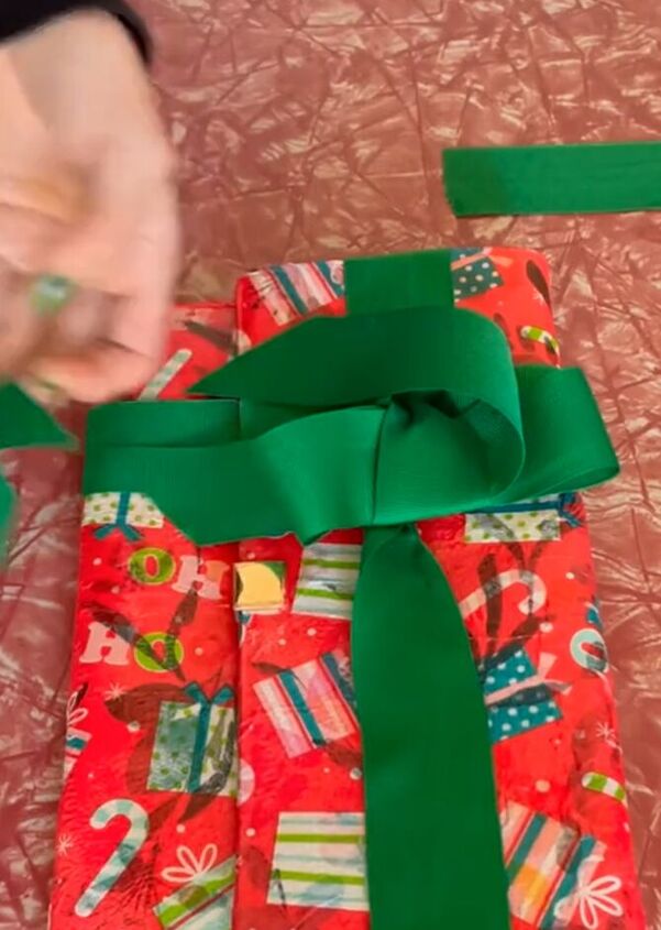 genius way to upcycle a purse with a christmas napkin, Decorating
