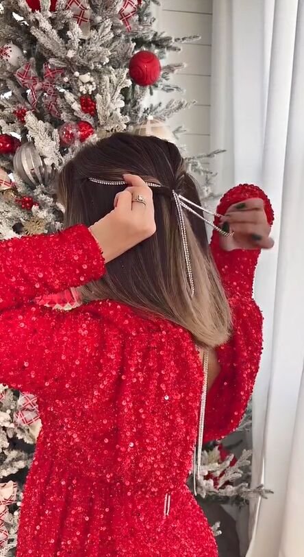 perfect sparkly hairstyle for the holidays, Weaving sparkly chain