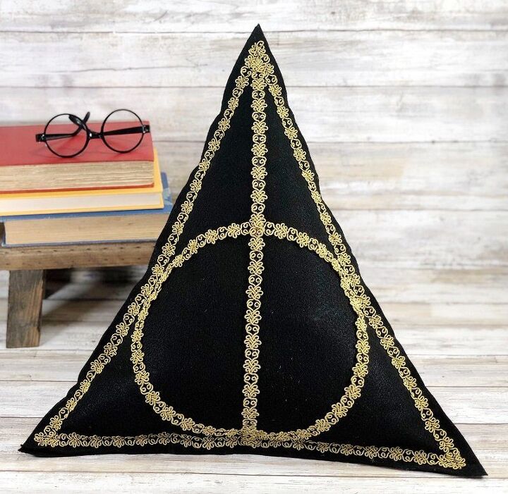 Harry Potter Deathly Hallows Pillow with Kunin Felt and Poly Fil by Creatively Beth creativelybeth harrypotter deathlyhallows diypillow polyfil