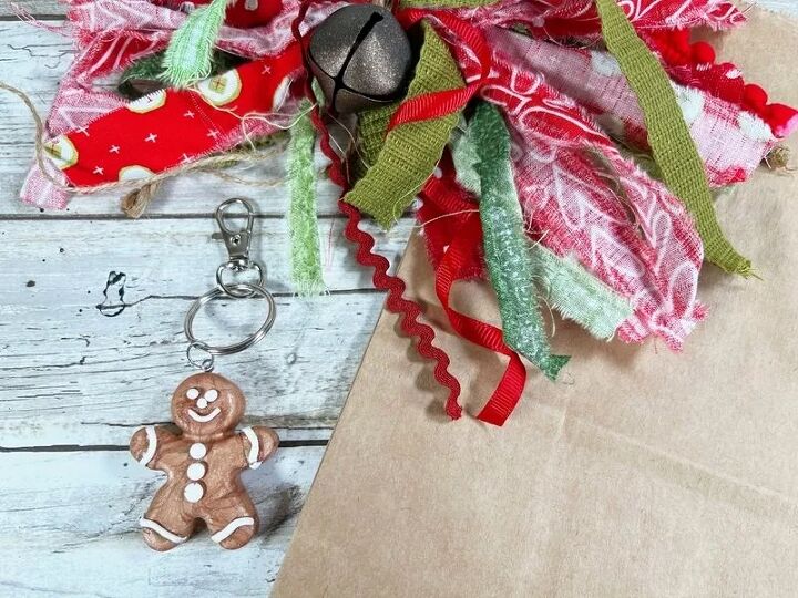 Polymer Clay Gingerbread Man Keychain | Upstyle