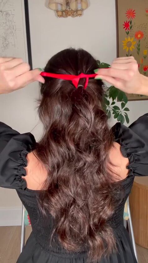 an easy and festive hairstyle this winter, Adding bow