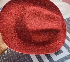 diy christmas cowboy hat, Adding glitter