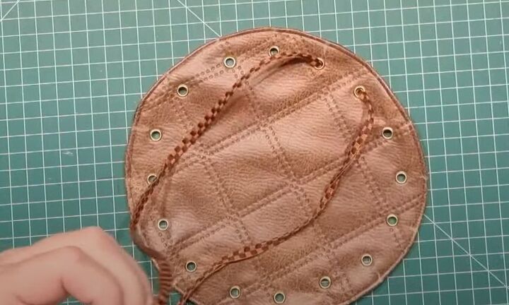 coin pouch pattern, Attaching cord
