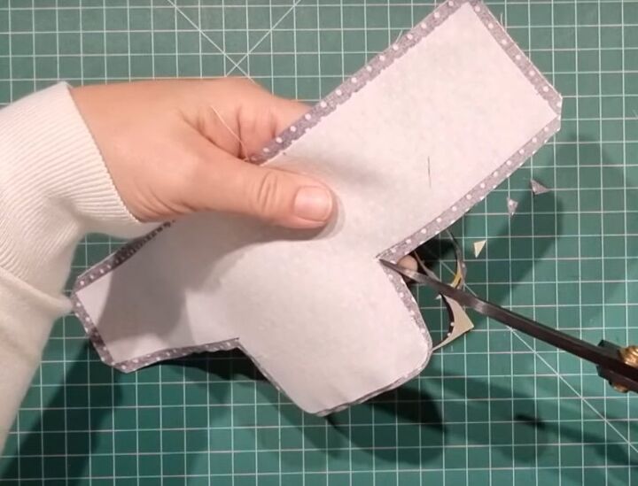 card holder sewing pattern, Trimming