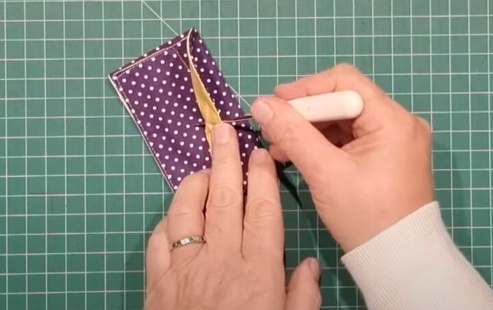 card holder sewing pattern, Attaching closure
