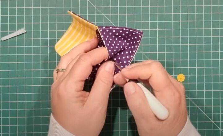 card holder sewing pattern, Attaching closure