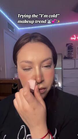 how to do the viral cold girl makeup, Adding blush
