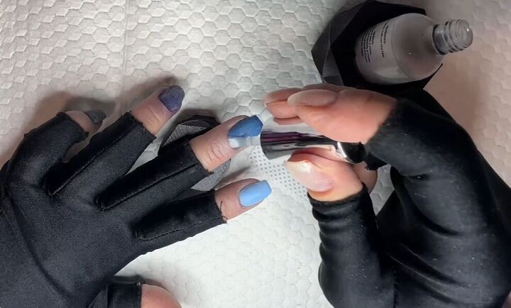 blue gradient nails, Applying nail activator