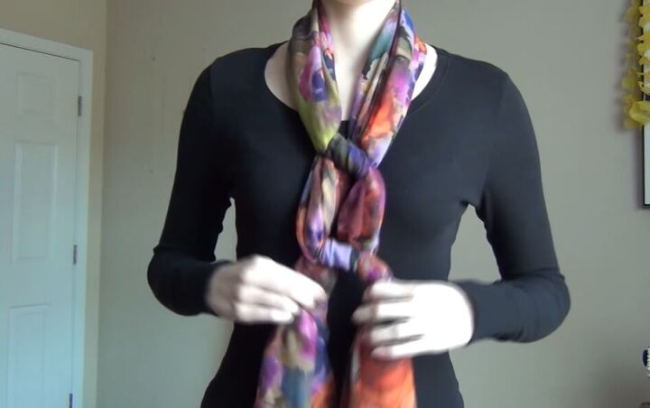 ways to style a scarf, Triple knot scarf
