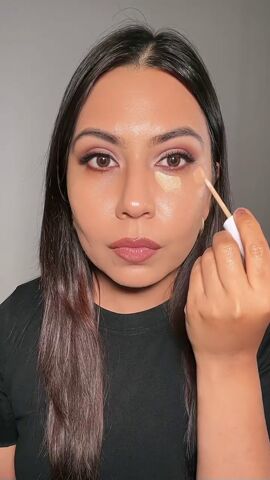 Concealer Hack Easy Concealer Hack for When You're Out of Translucent Powder | Upstyle