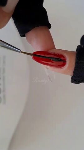 red and black nail art, Adding stripe