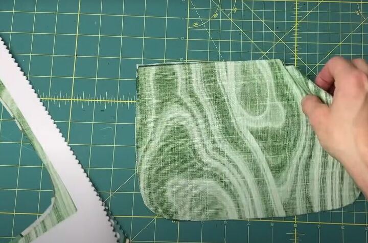 zipper pouch pattern, Prepping fabric