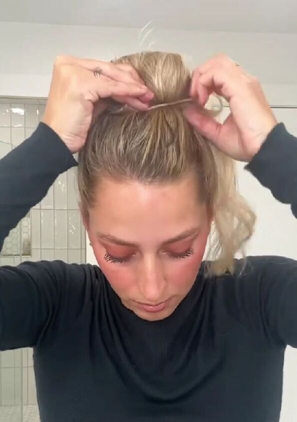 viral messy bun hack, Making messy bun