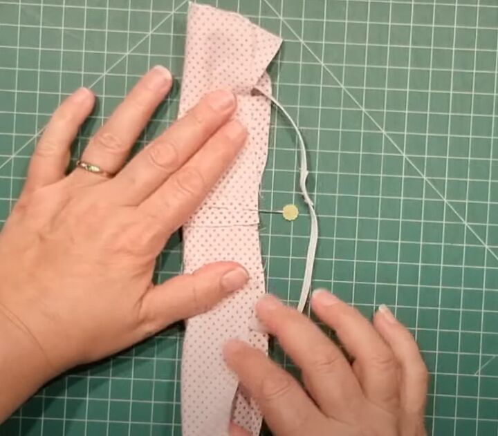 how to sew a hair scrunchie, The burrito roll method