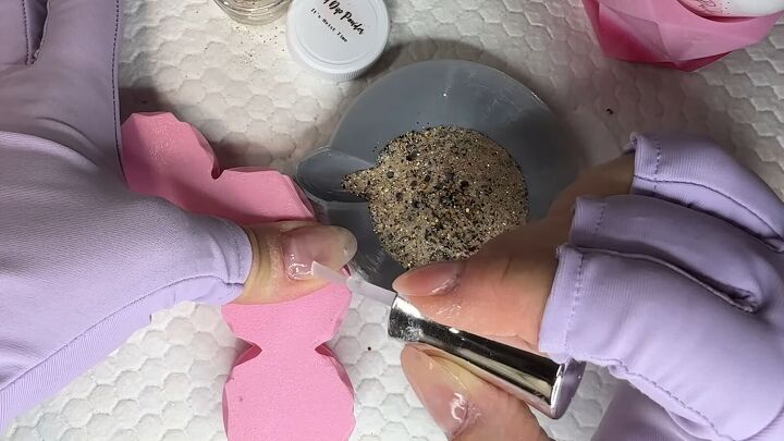 chunky glitter nails, Applying base layer