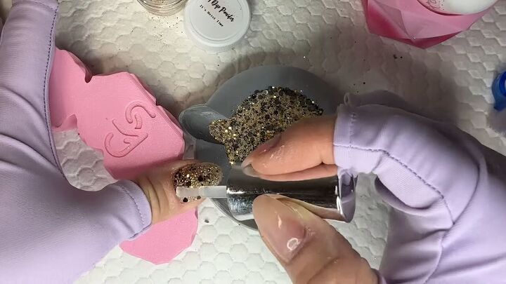 chunky glitter nails, Apply clear layer