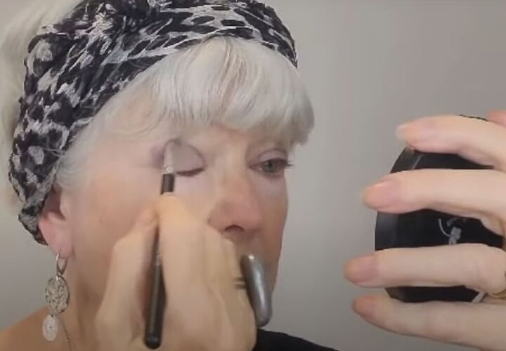 eye makeup for women over 50, Applying eyeshadow