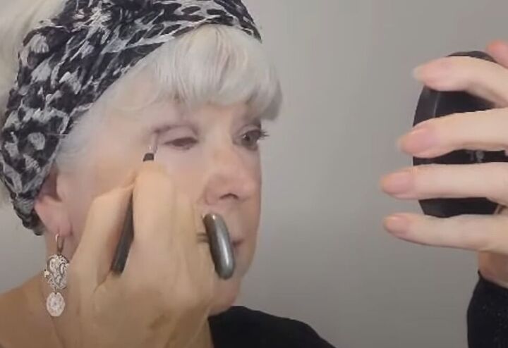 eye makeup for women over 50, Applying eyeshadow
