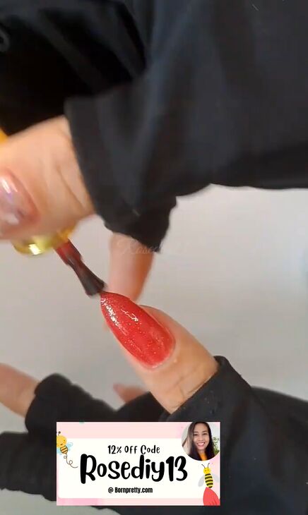 Quick and Easy Red Glitter Nails Tutorial | Upstyle
