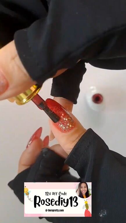 red glitter nails, Adjusting glitter