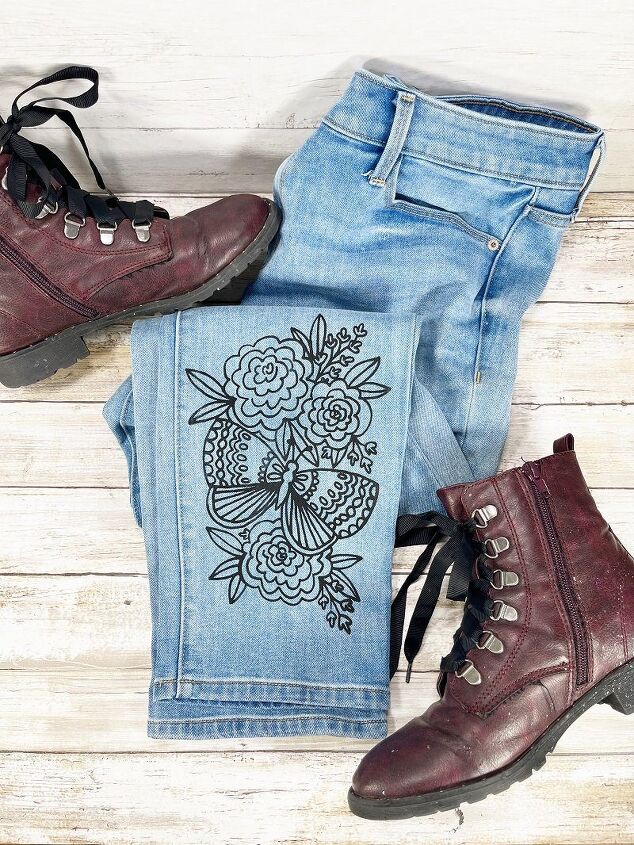 DIY Stenciled Jeans with FREE Floral Printable with Ikonart Creatively Beth creativelybeth diy stenciil freeprintable upcycled jeans ikonart