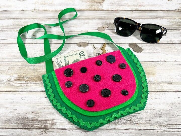 No Sew Felt Watermelon Purse with Kunin Felt Creatively Beth creativelybeth kunin felt craft diy watermelon free patterns summer purse tote bag