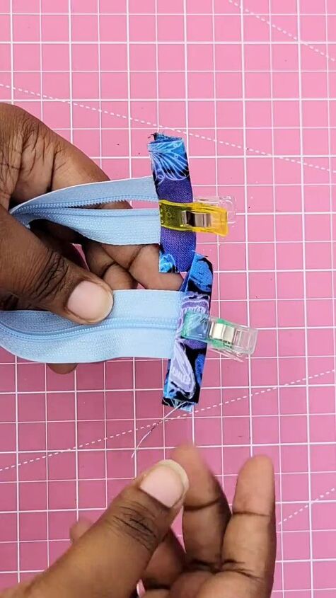 how to sew a zipper pouch for beginners, Preparing loops