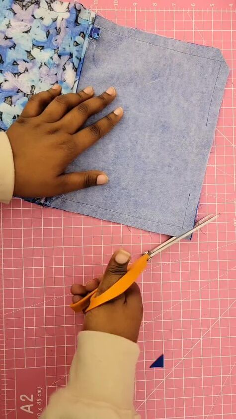 how to sew a zipper pouch for beginners, Finishing DIY pouch